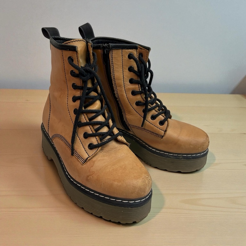 Women’s 7.5 - Genuine Tan Leather Platform Lace-Up Combat Boots - Picture 2 of 6